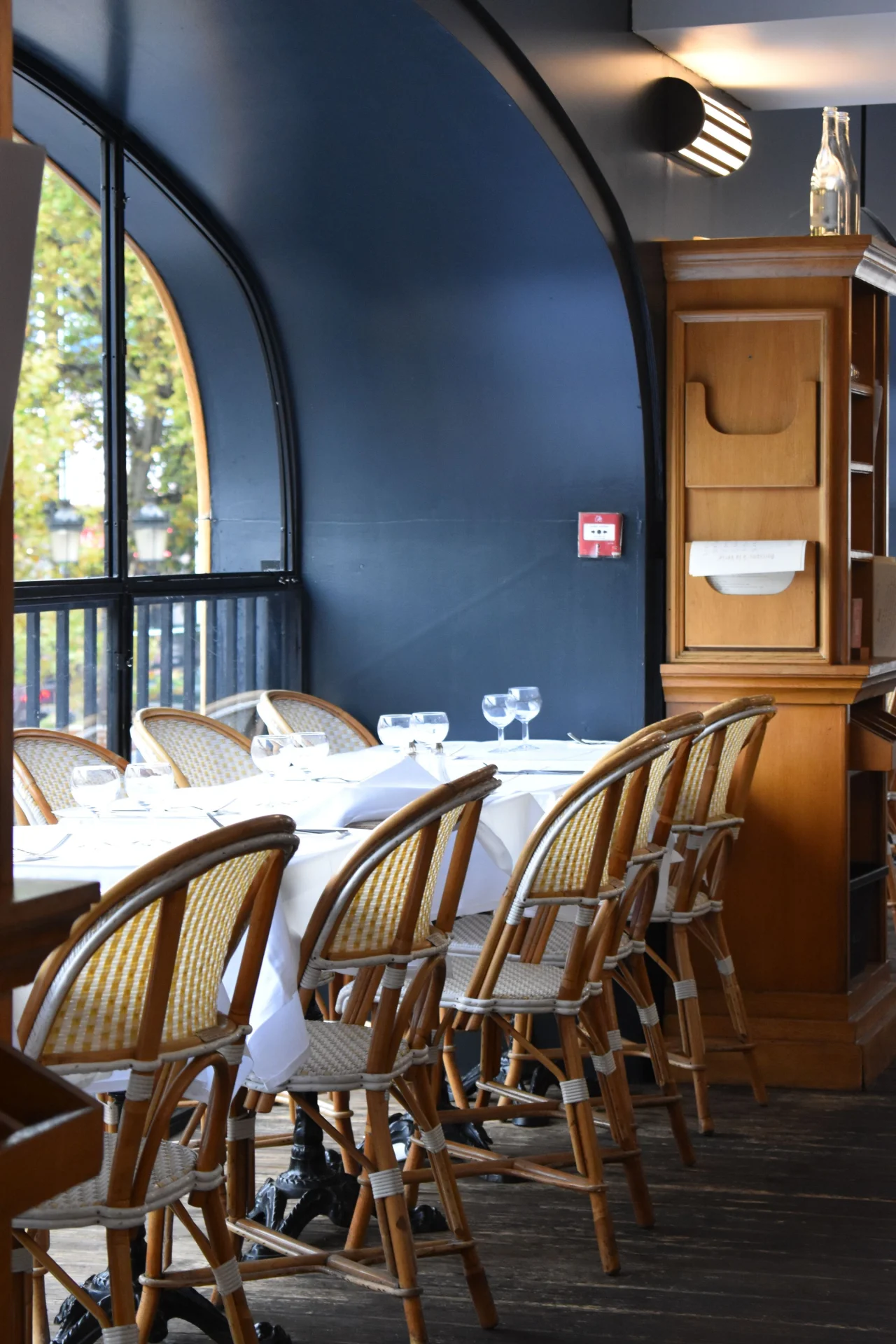 Salle aux fenêtres en arcade