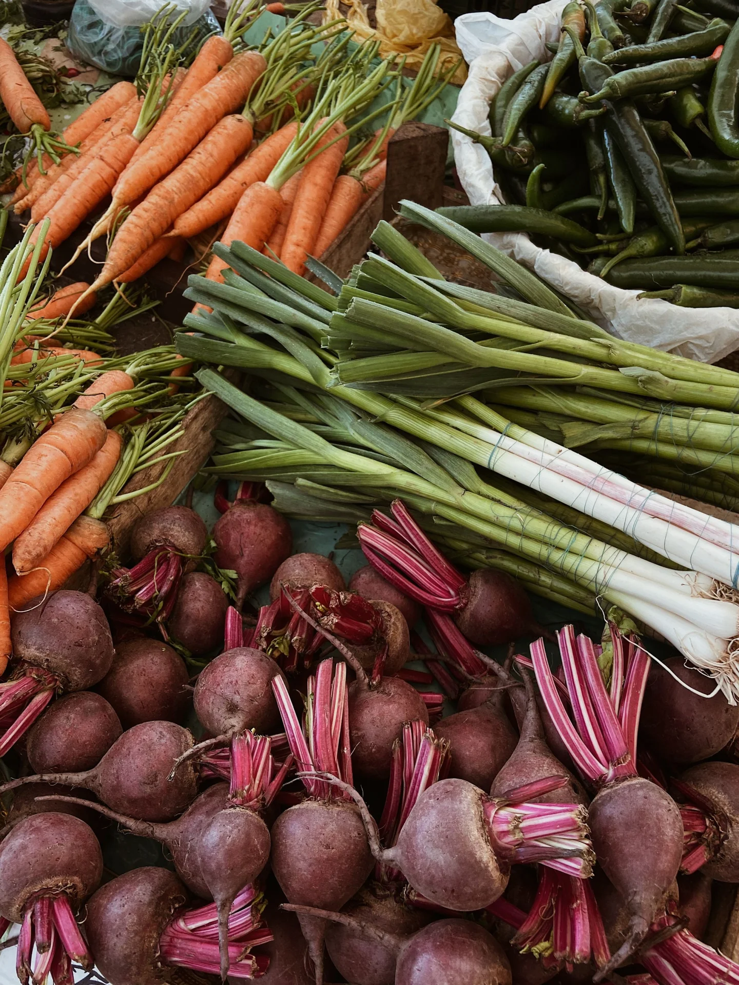 Légumes racines au marché
